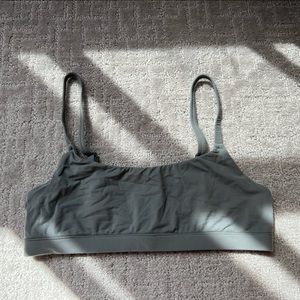 SKIMS FITS EVERYBODY SCOOP NECK BRA